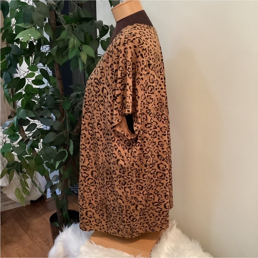 Ava & Viv short sleeve blouse Woman’s size 3X  animal cheetah leopard - Picture 10 of 13
